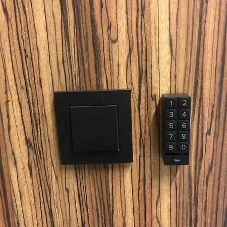 By Gustav דירה *