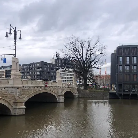 By Gustav ורוצלב